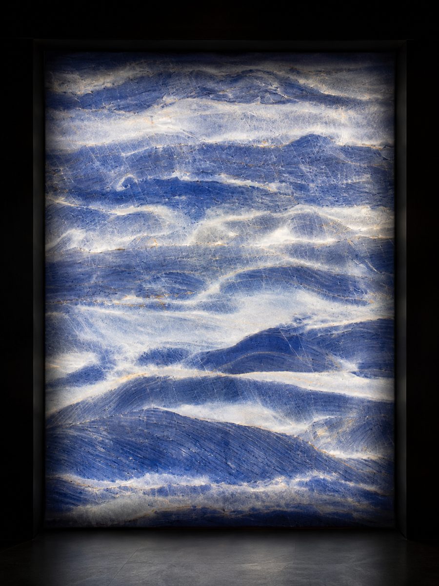 Azul Macaubas in museum light