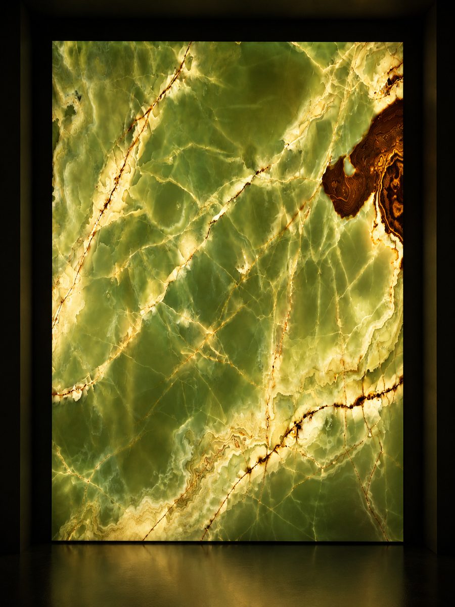 Onice Verde Persiano in museum light