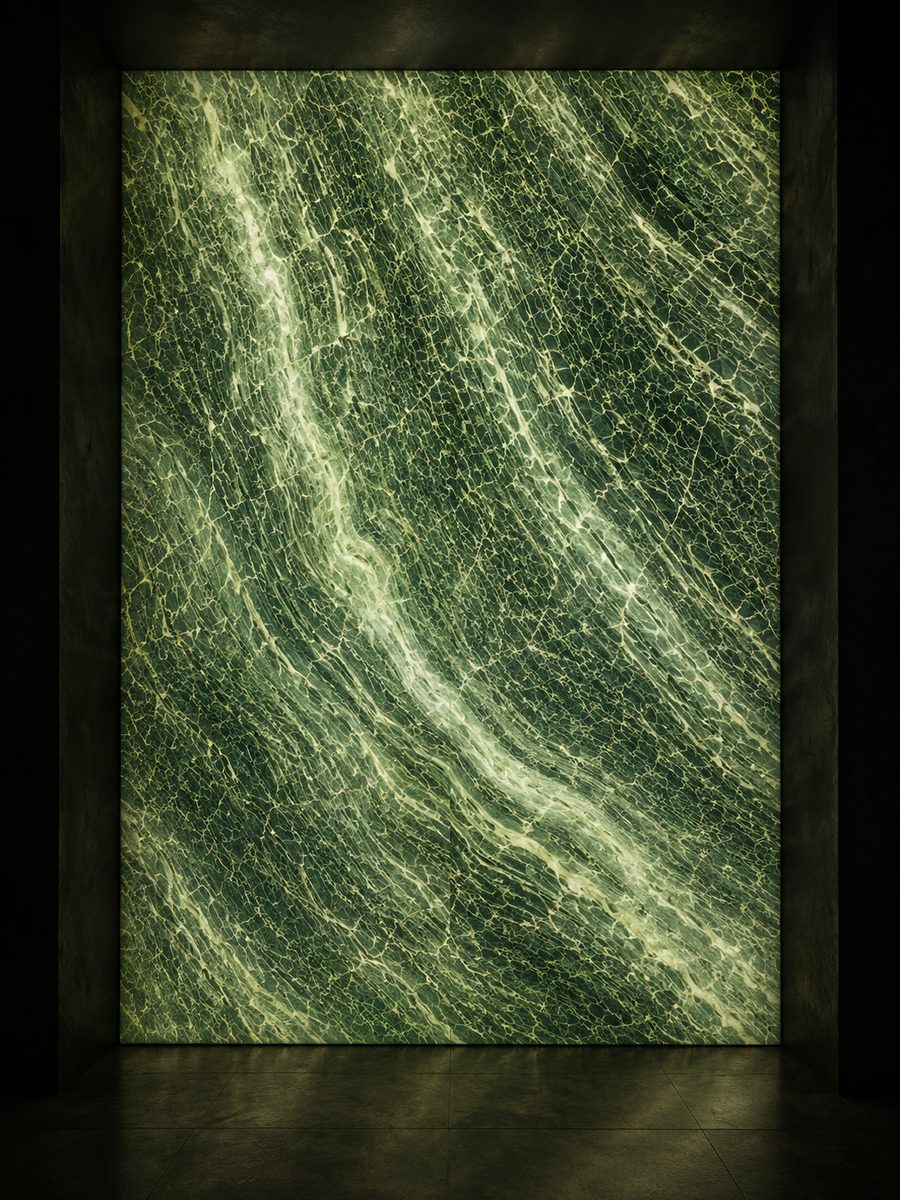 Vert d'Estours in museum light