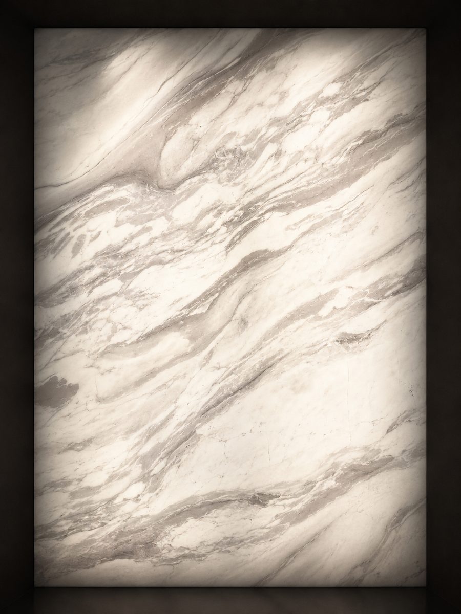 Volakas Premium in museum light